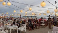 Bupati Pangandaran Jeje Wiradinata menyampaikan, ribuan wisatawan terus masuk objek wisata saat weekday.