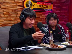Shin Tae-yong Doyan Makan Sup Buntut dan Sate Kambing