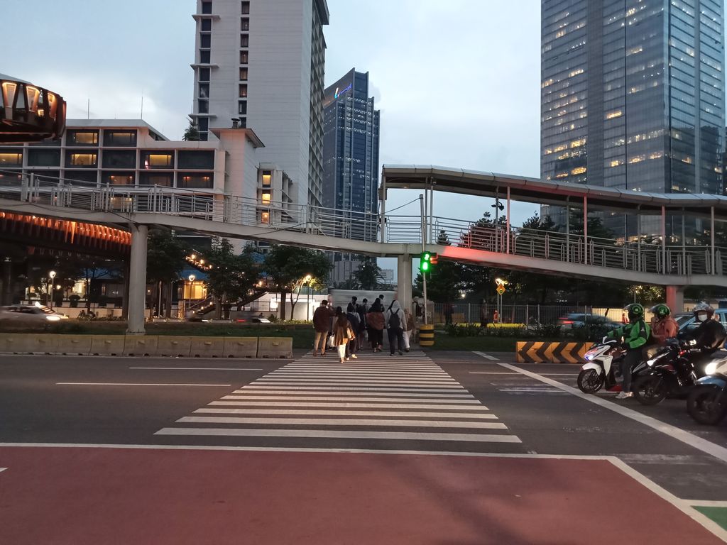 Suasana di sekitar JPO Karet Sudirman (Anggi-detikcom)