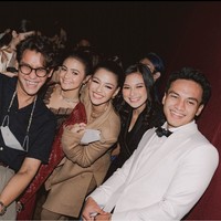 Susan Sameh beberapa waktu lalu tampak menghadiri Gala Premiere film Dear Nathan Thankyou Salma. Walaupun dalam film tersebut Susan hanya memerankan karakter pendukung, namun penampilannya tak kalah mencuri perhatian. Foto: Instagram/@susansameeh