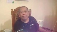 Tapi kalau terapi di rumah itu setiap hari Senin sampai Sabtu, itu ada terapi wicara juga, ungkap Vita lagi. Foto: Tangapan Layar Streaming