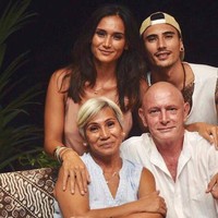 Begini potret Vincent Verhaag bersama ibu, ayah, dan kakak perempuannya. Kalau menurutmu wajah Vincent dan sang kakak lebih mirip ibu atau ayahnya nih? Foto: Instagram
