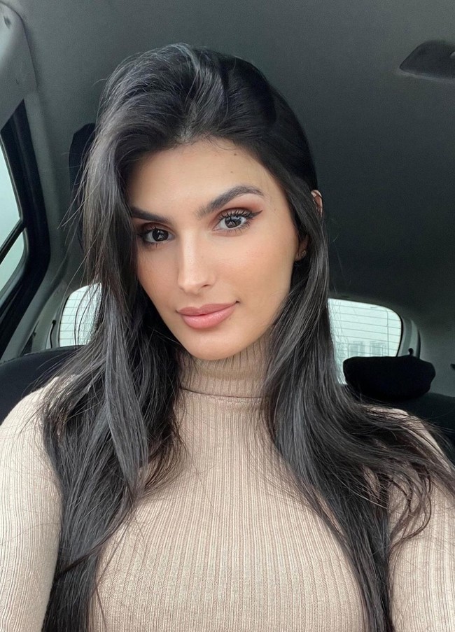 Yael Cohen Aris merupakan ahli di bidang programming sebelum terjun ke dunia modeling. Foto: Instagram/@yael1c