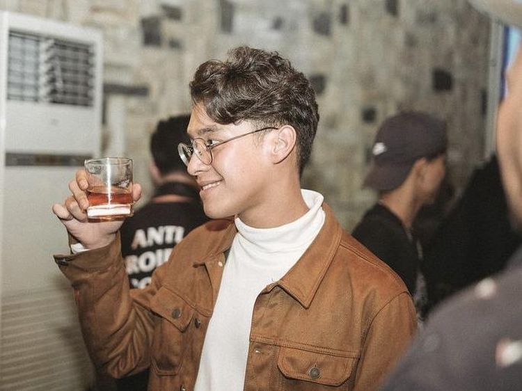 Ardhito Pramono, Penyanyi dan Aktor yang Doyan Nasi Padang dan Ayam Goreng