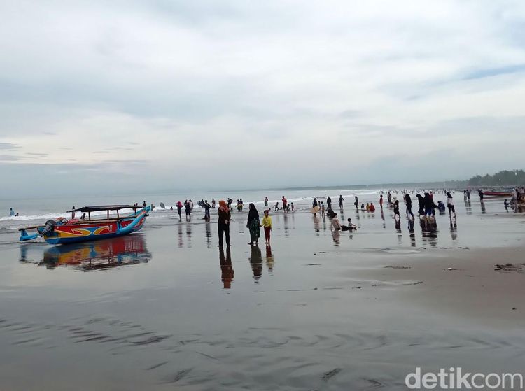 Begini Kondisi Pantai Pangandaran di Weekday