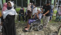  Vaksin booster gratis mulai diberikan kepada warga di berbagai daerah Indonesia, tak terkecuali warga di Sleman hari ini.