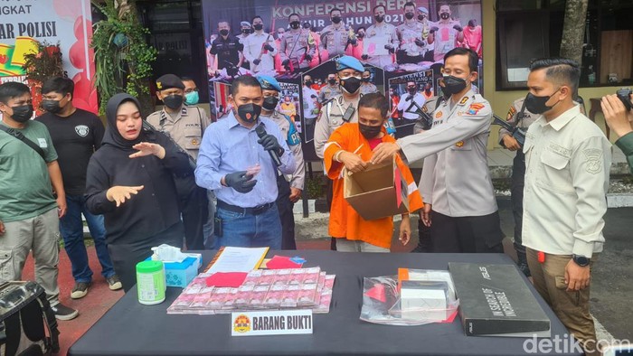 dukun palsu pengganda uang