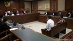 Ekspresi Mantan Penyidik KPK Robin Pattuju Usai Divonis 11 Tahun Bui