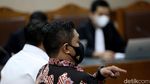 Ekspresi Mantan Penyidik KPK Robin Pattuju Usai Divonis 11 Tahun Bui