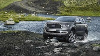 Ford Everest akan tersedia opsi 4x2 dan 4x4. Di Thailand, Mobil ini ditawarkan dua pilihan mesin diesel 2.0L Turbo dan 2.0L Bi-Turbo. Foto: Ford