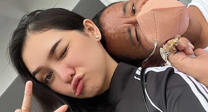 Galeri Wela Arista Wela Arista, Pramugari Cantik Aspri Hotman Paris yang Hobi Kulineran