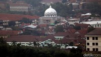 Selain itu, kawasan Bandung Timur juga dinilai cocok sebagai wilayah untuk menanam investasi, hal tersebut dapat dilihat dari pembangunan industri dan bisnis property perumahan.