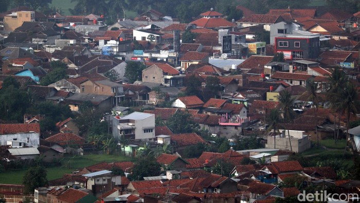 Pembangunan kawasan Bandung Timur terbilang cukup pesat. Hal itu dapat dilihat dari perkembangan infrastruktur di kawasan tersebut.