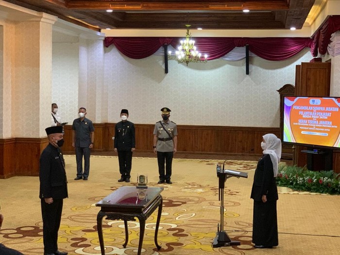 Gubernur Khofifah Lantik Sekdaprov Jatim Baru Wahid Wahyudi