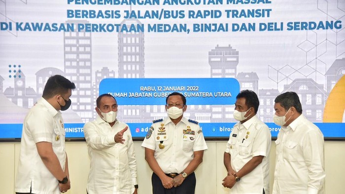 Gubsu Edy Rahmayadi soroti semrawutnya parkiran di bahu jalan Medan
