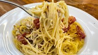 Kalau ingin yang lebih mengenyangkan, bisa memesan White Truffle Carbonara seharga Rp 78.000. Foto: detikFood/Yenny Mustika Sari
