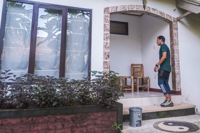 Menjelang balapan MotoGP yang akan berlangsung pada 18-20 Maret mendatang di Kawasan Mandalika, Nusa Tenggara Barat, hotel-hotel sudah hampir ludes. Homestay jadi andalannya. Menparekraf Sandiaga Uno mengunjungi salah satu homestay di sana