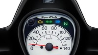 Sentuhan teknologi modern lainnya terlihat pada speedometer. Bagian cluster meter motor ini menggunakan layar digital LCD yang tetap menampilkan kesan klasik. Beragam informasi tertera pada cluster meter tersebut. Foto: Dok. Honda Thailand