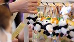 Lucu, Bayi Panda Kembar Tampil Perdana di Kebun Binatang Tokyo