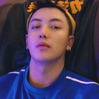 Beberapa waktu setelah menghilang, ia muncul lagi dengan mengunggah video yang menjelaskan keberadaannya. Abel ternyata salah menjalani tindakan kecantikan yang membuat wajahnya berubah.  Foto: Douyin/Weibo Jin Dawei