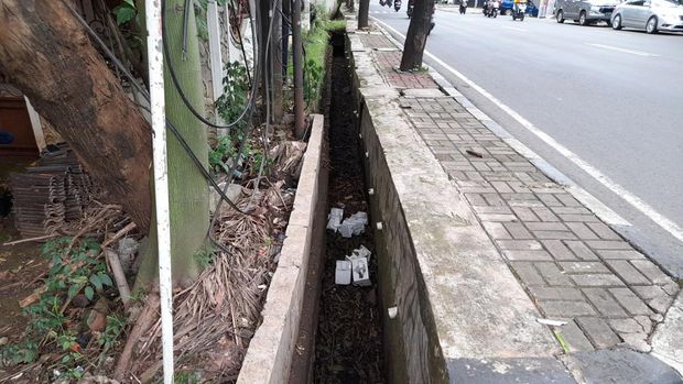 Kondisi got di depan Kompeks Askrindo, Bintaro Jakarta Selatan, Rabu (12/1/2022).