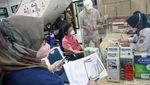 Di Jaksel, Lansia Ramai-ramai Suntik Booster