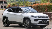 Model terbaru SUV ini dikembangkan dengan ubahan pada interior, serta penambahan teknologi yang diklaim lebih canggih.