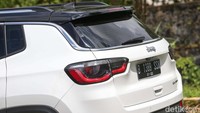 Lampu-lampunya sudah dibekali LED dengan auto high beam headlamp control dan new LED front cornering fog lamps.
