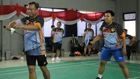 Ajang main bareng bulu tangkis diawali partai pertama antara Munjirin S.Sos,M.Si selaku Walikota Kota Administrasi Jakarta Selatan berpasangan dengan Aldi ASN Pertamanan kantor Walikota Jakarta Selatan mewakili PB (persatuan bulu tangkis) Pamong Kompak, menghadapi dua pemain dari PB LDII Jaksel yaitu Ilham Rosyidi dan Agus Abdurrahman.