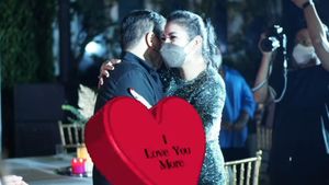 So Sweet! Intip Kebahagiaan Nindy Ayunda dengan Pria Misterius