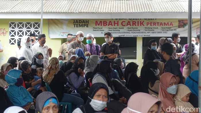 Pemakaman legenda kuliner jadah tempe Mbah Carik Kaliurang, Rabu (12/1/2022).