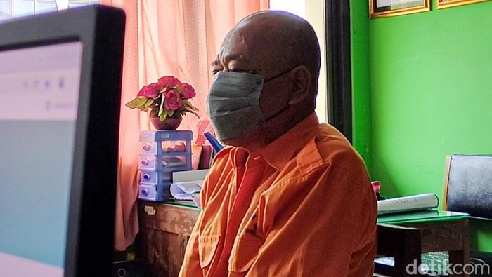 Pria berinisial B (65) ditangkap polisi terkait kasus pencabulan anak di bawah umur. Pelaku lancarkan aksinya dengan mengaku sebagai dukun pengobatan alternatif