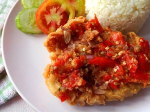 Resep Ayam Geprek Jogja yang Renyah Gurih Plus Sambal Rawit Merah