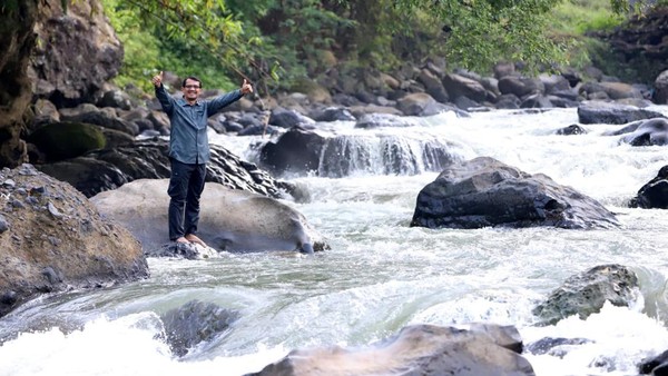 Di Garut ada wahana bermain river tubing indah yang belum banyak dikunjungi. Pemerintah setempat kini berencana menyulapnya menjadi objek wisata alam yang komplit.