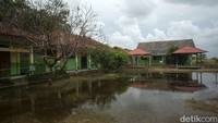 Namun hanya ada 12 kelas saja yang dapat digunakan, itu pun 5 kelas diantaranya berstatus dipaksakan.