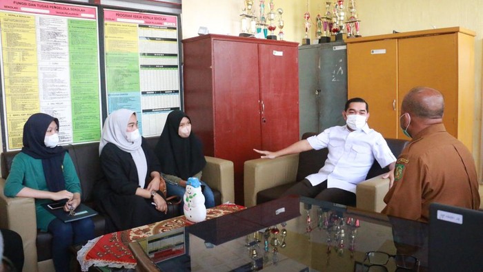 Waka DPRD Medan mendatangi guru yang hina siswanya