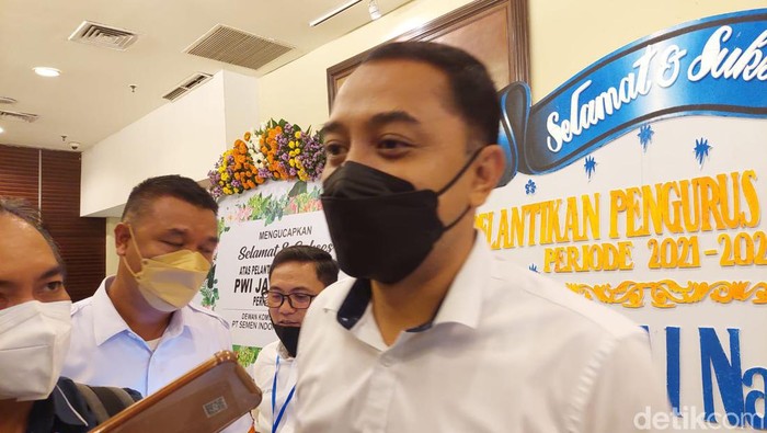 wali kota surabaya eri cahyadi