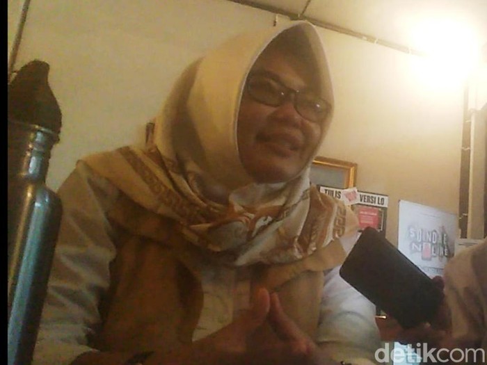 Permohonan penangguhan penahanan Helmi, anggota DPRD Kota Pasuruan tersangka kasus penipuan dan penggelapan, ditolak. Perkara yang menjerat politikus PAN itu segera masuk persidangan.