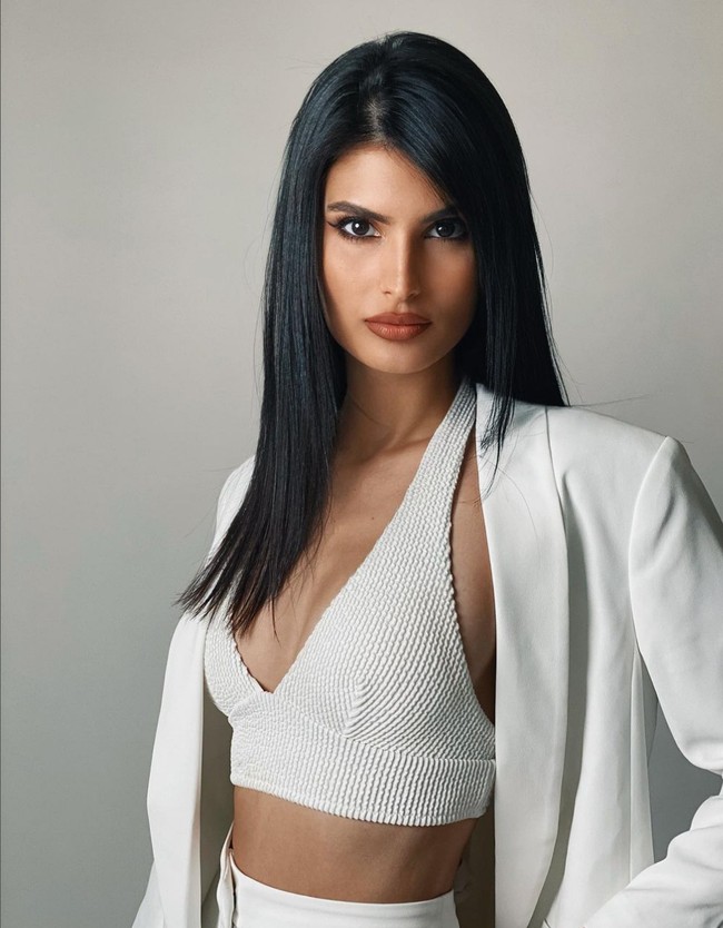 Perusahaan itu pun mempromosikan boneka seks buatannya dengan foto asli Yael. Foto: Instagram/@yael1c