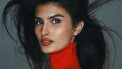 10 Potret Selebgram yang Wajah Cantiknya Ditiru Boneka Seks
