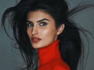 10 Potret Selebgram yang Wajah Cantiknya Ditiru Boneka Seks
