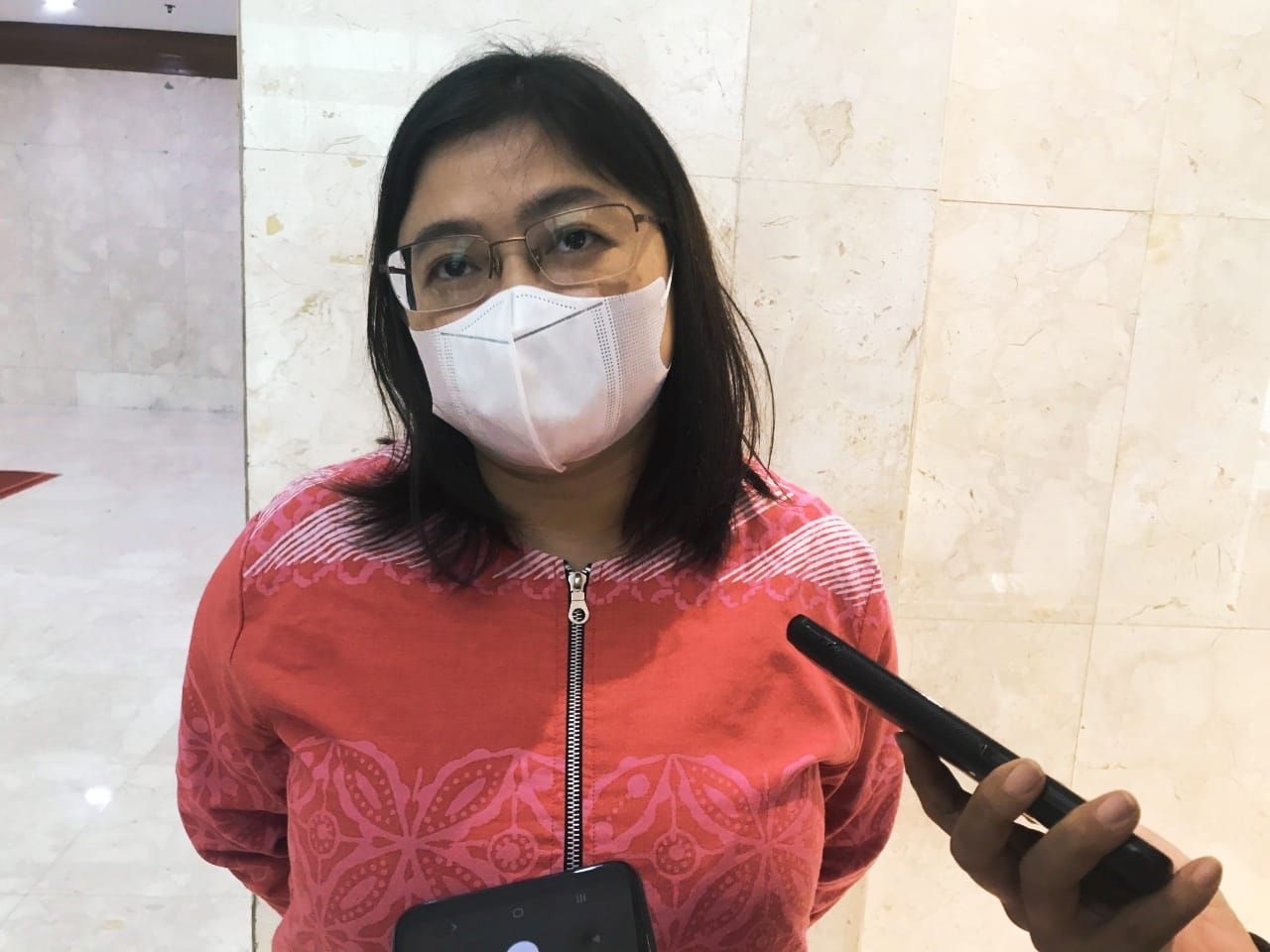 Ketua Komnas Perempuan  Andy Yentriyani di kompleks parlemen, Senyan, Jakarta, Kamis (13/1/2022).