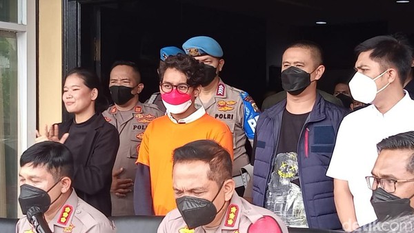 Ardhito Pramono Berbaju Tahanan