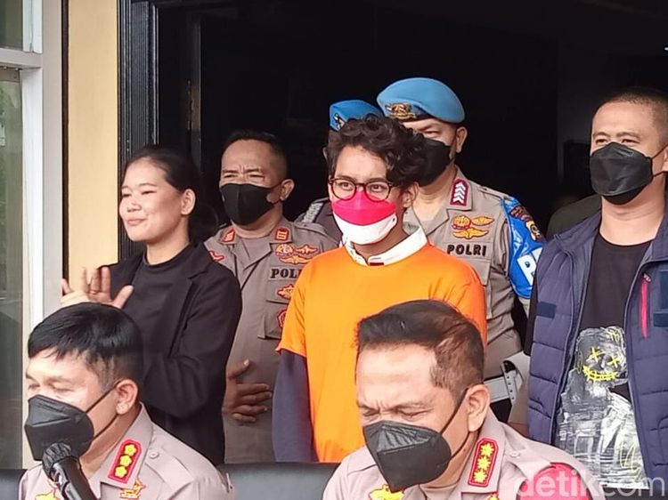 Ardhito Pramono Berbaju Tahanan