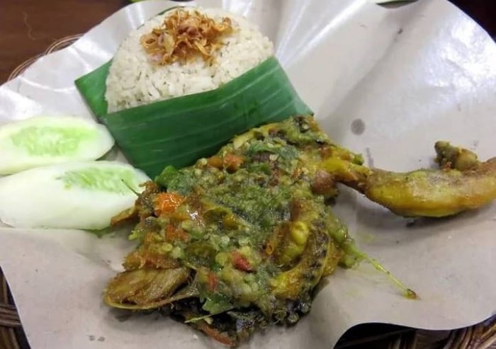 Ayam Goreng Rating Tinggi Ojol 5 Ayam Goreng Kaki Lima Ini Laku Ratusan Ribu di Aplikasi Ojek Online
