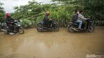 Begini Parahnya Jalan Rusak di Cibitung, Bekasi