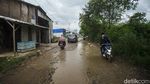 Begini Parahnya Jalan Rusak di Cibitung, Bekasi