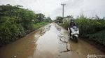 Begini Parahnya Jalan Rusak di Cibitung, Bekasi