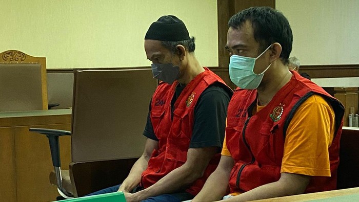 Dua terdakwa kasus 264 kg sabu dinyatakan bersalah. Nur Rachman alias Dede alias Ivan divonis hukuman mati dan Honi Aprizal alias Apri alias Oni divonis penjara seumur hidup.