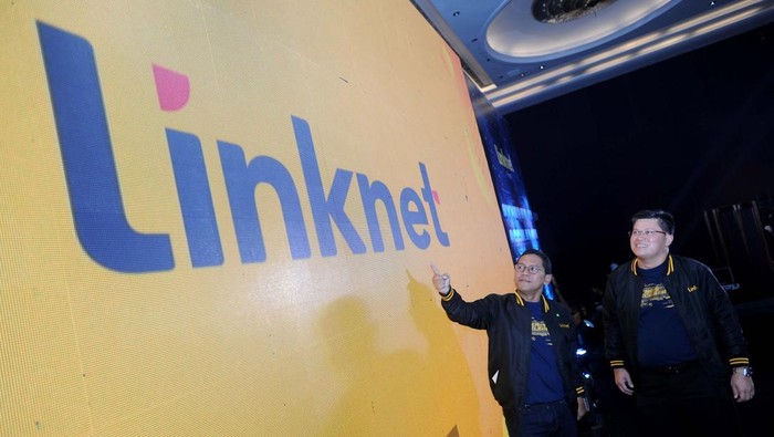 First Media Business berganti baju dan meluncurkan logo baru  menjadi Link Net sebagai bukti komitmen perusahaan dan menempatkan kepercayaan pelanggan sebagai prioritas utama.